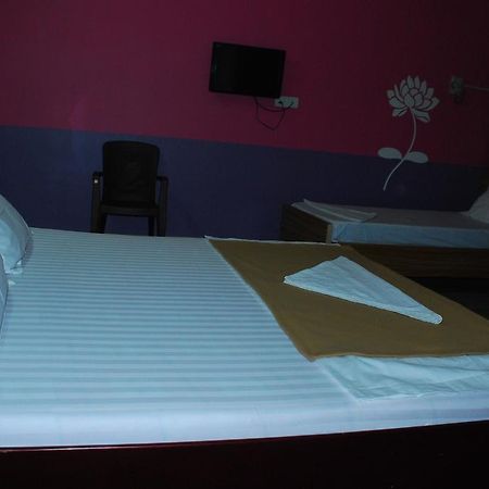 מלון טירופאטי Jayalakshmi Residency מראה חיצוני תמונה
