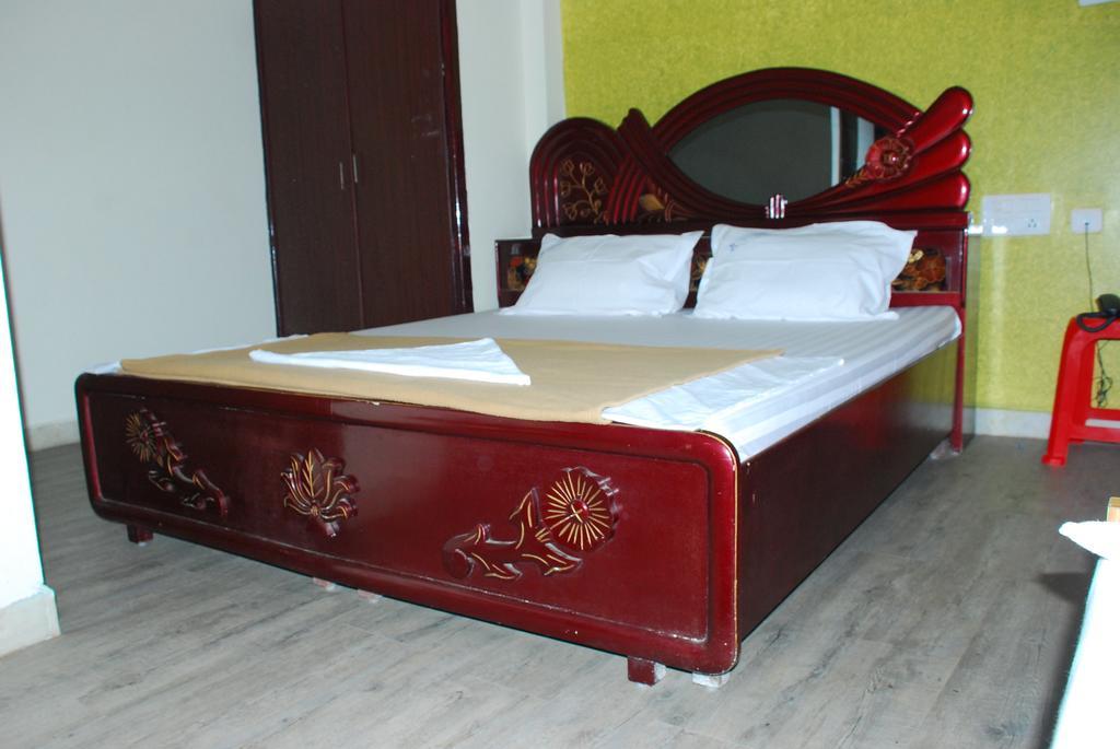 מלון טירופאטי Jayalakshmi Residency חדר תמונה