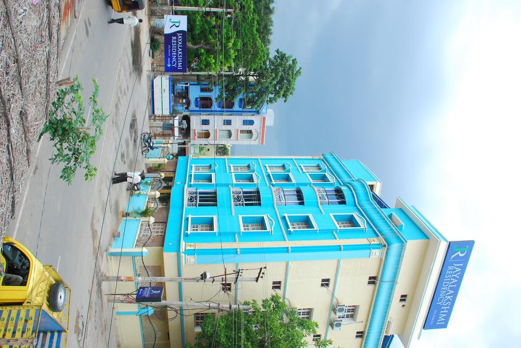 מלון טירופאטי Jayalakshmi Residency מראה חיצוני תמונה