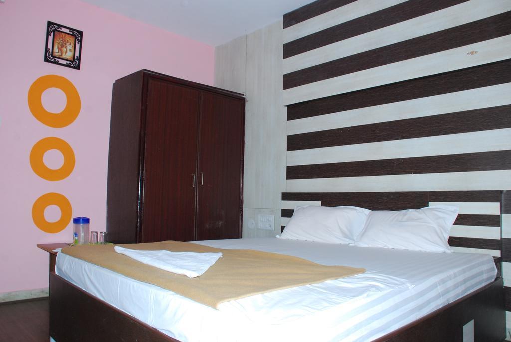מלון טירופאטי Jayalakshmi Residency חדר תמונה