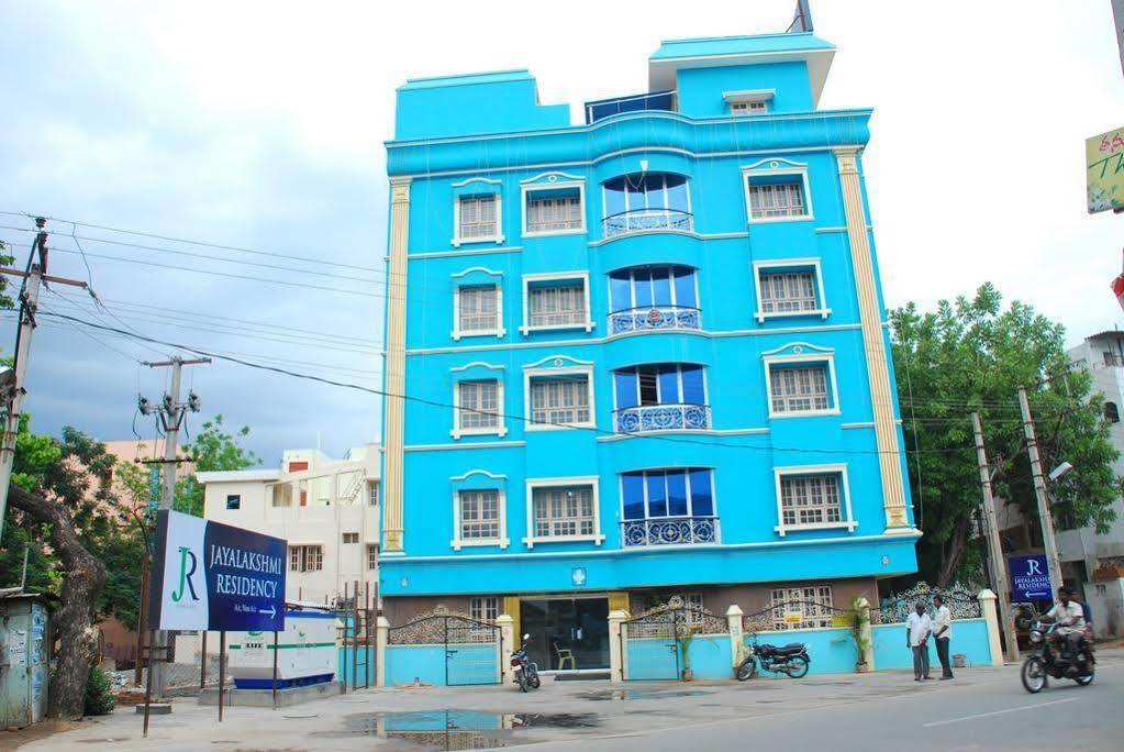 מלון טירופאטי Jayalakshmi Residency מראה חיצוני תמונה